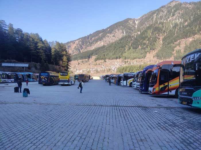 Manali travel buses