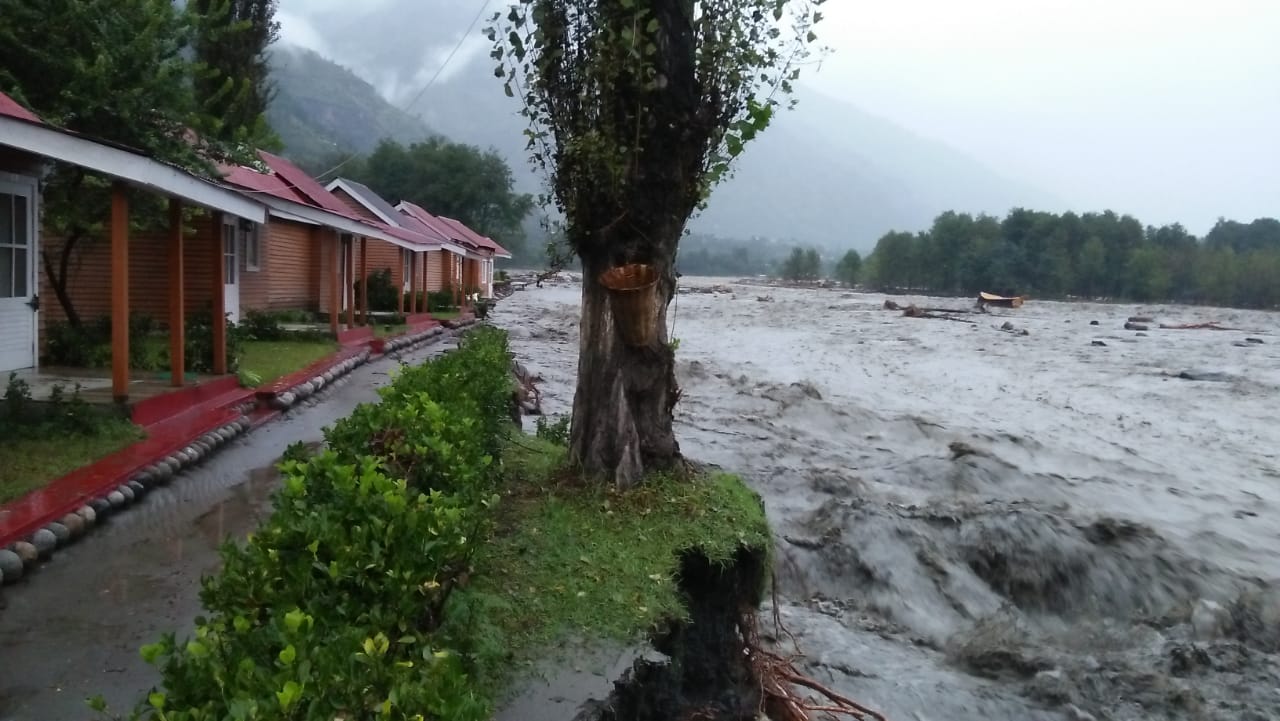 Manali Flash Flood 2018 - Videos, Photos, Bus Swapped Away